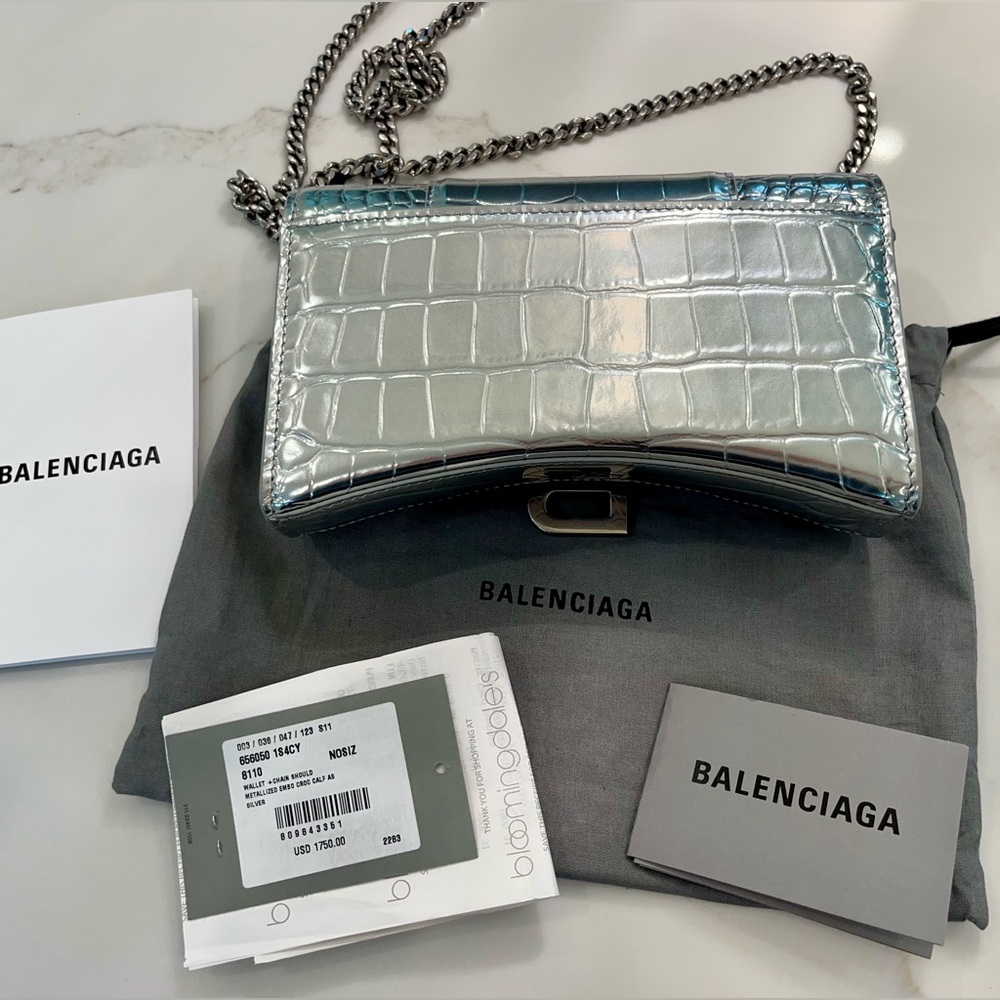 Balenciaga Hourglass Wallet on Chain - New With Tags RRP $1,750 - Picture 5 of 12